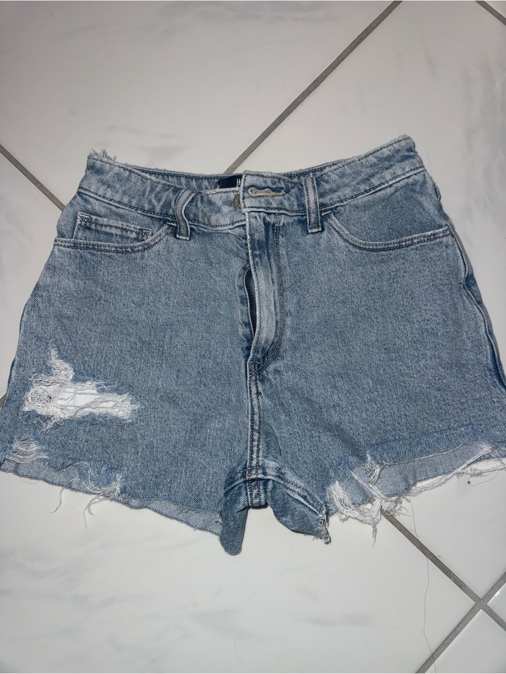 Hollister Ultra High-Rise Mom Shorts Women’s Denim Light Wash Size 0 W25